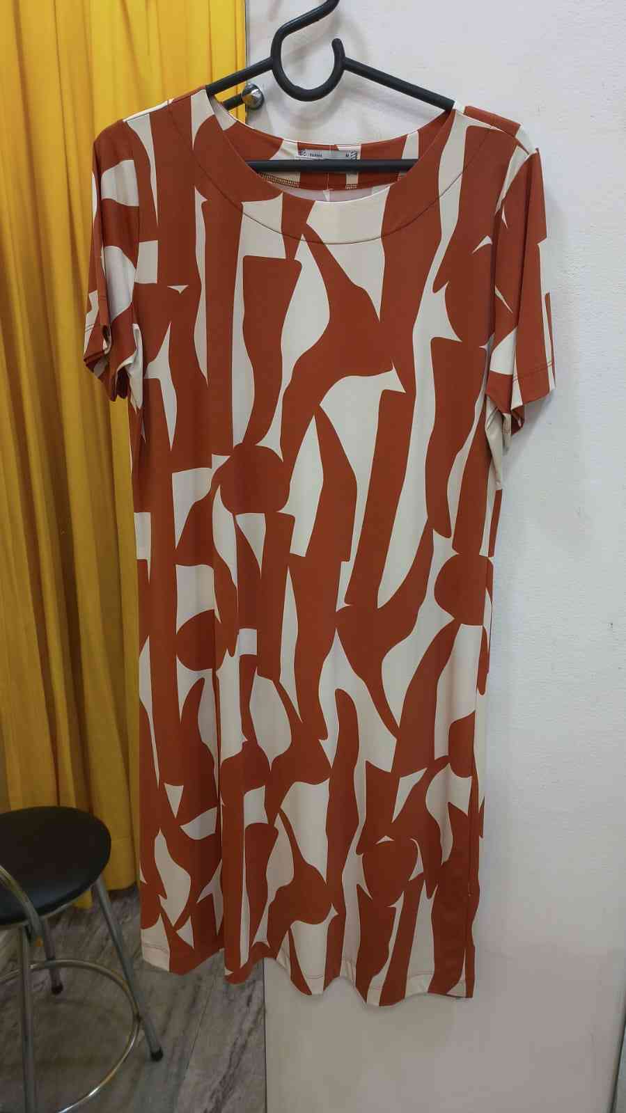 25VEST.MC.ESTAMP.FLUITY.GRAFISMO LARANJA/BR